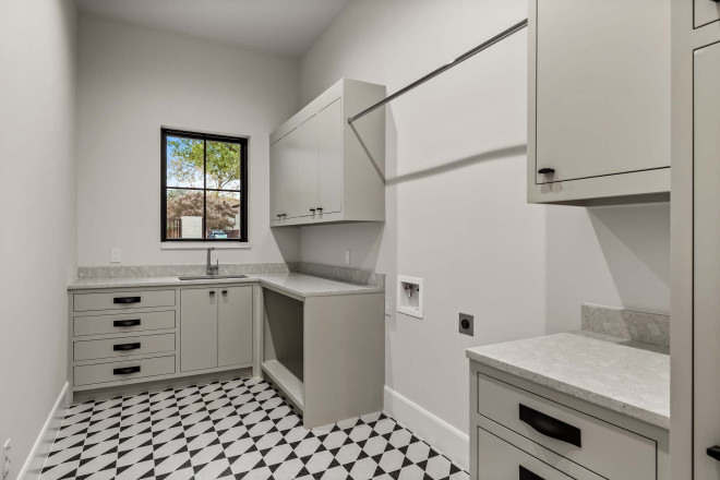 Desco Fine Homes is a high performance custom home builder in North Texas. We build custom homes in Dallas, Preston Hollow.