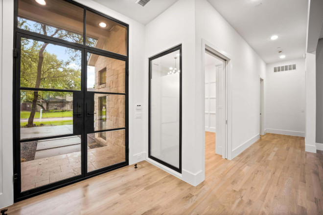 Desco Fine Homes is a high performance custom home builder in North Texas. We build custom homes in Dallas, Preston Hollow.
