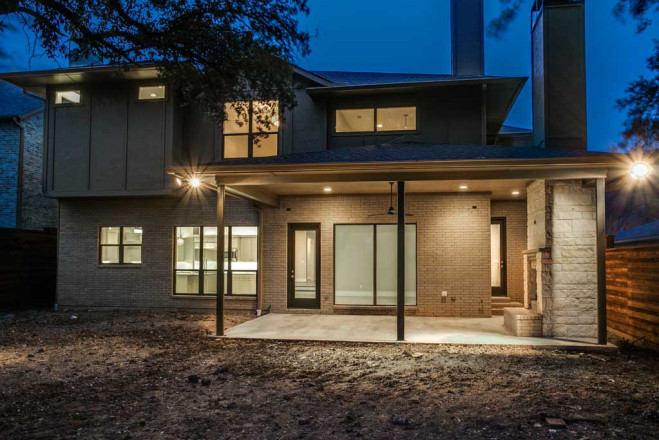 This custom built Modern Transitional, brought to you by Desco Fine Homes, SOLD in CASA LOMA – LAKEWOOD AREA OF DALLAS, TX!