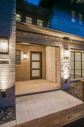 This custom built Modern Transitional, brought to you by Desco Fine Homes, SOLD in CASA LOMA – LAKEWOOD AREA OF DALLAS, TX!