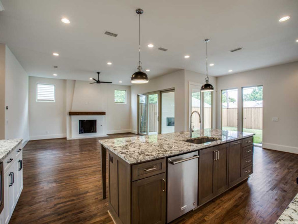 Custom home in Lakewood by custom home builder Desco Fine Homes.