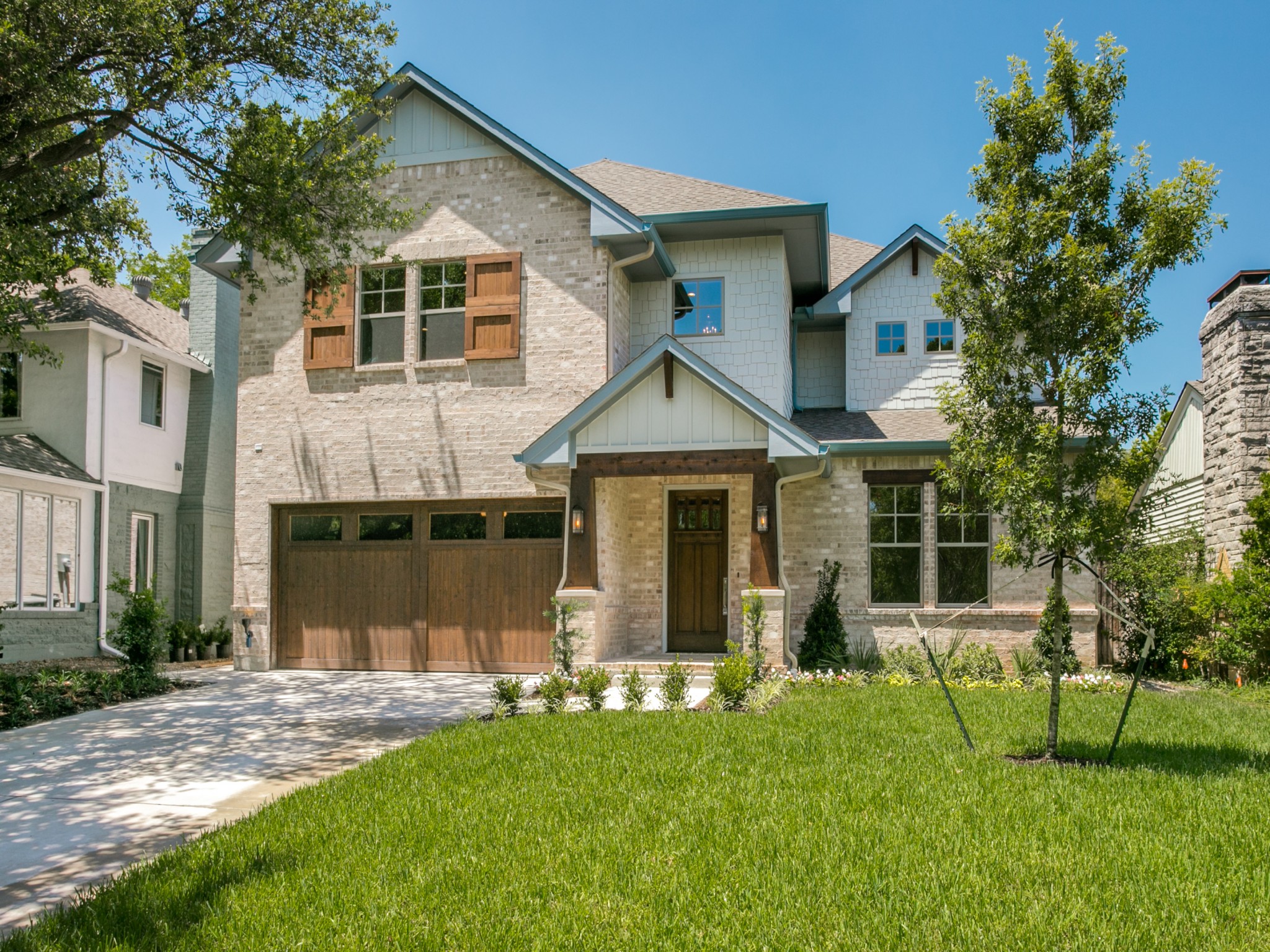 Craftsman style home in Lakewood Dallas, by custom homebuilder, Desco Custom Homes. 972-381-8995