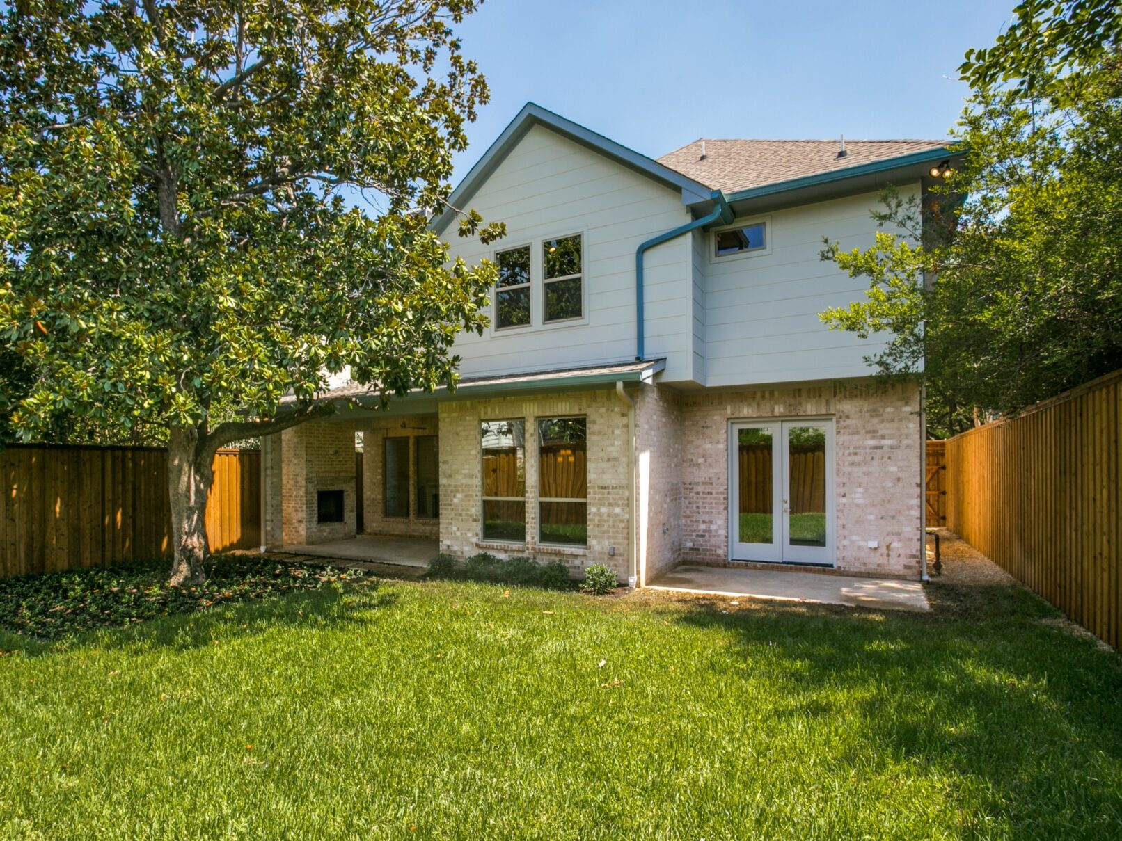 Craftsman style home in Lakewood Dallas, by custom homebuilder, Desco Custom Homes. 972-381-8995