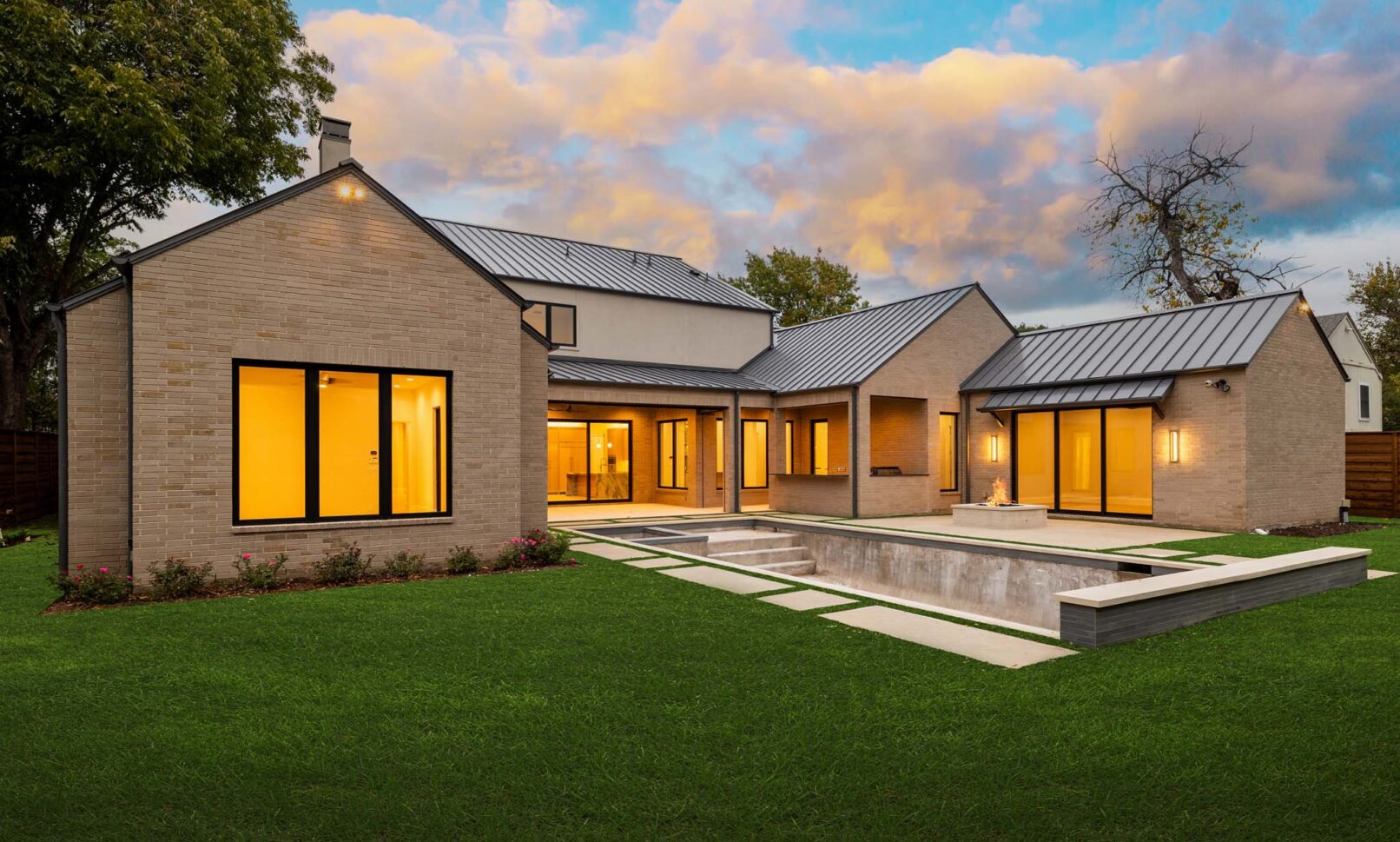 Desco Fine Homes is a high performance custom home builder in North Texas. We build custom homes in Dallas, Preston Hollow.