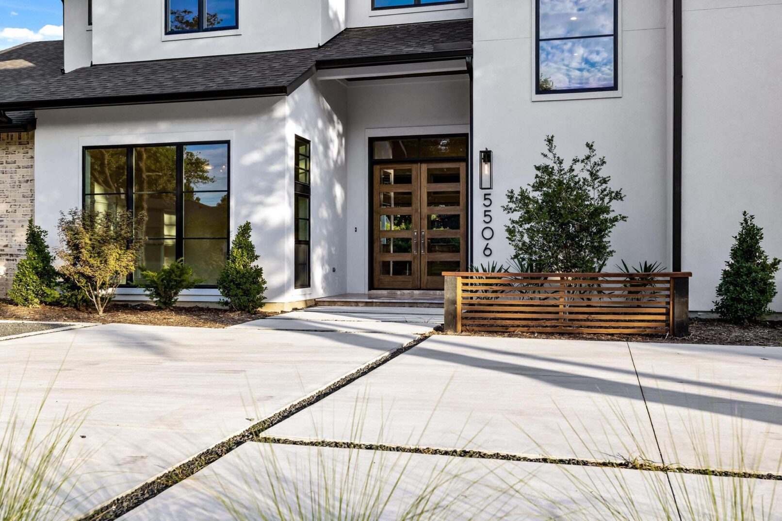 Desco Fine Homes is a high performance custom home builder in North Texas. We build custom homes in Dallas, Plano, Preston Hollow, Lakewood, M-Streets.