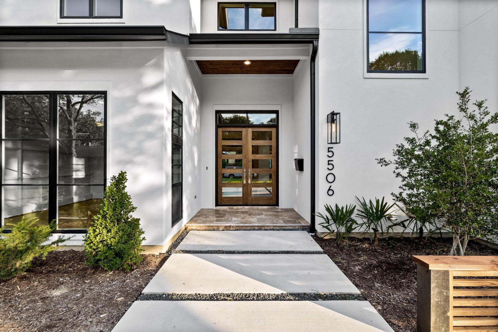 Desco Fine Homes is a high performance custom home builder in North Texas. We build custom homes in Dallas, Plano, Preston Hollow, Lakewood, M-Streets.