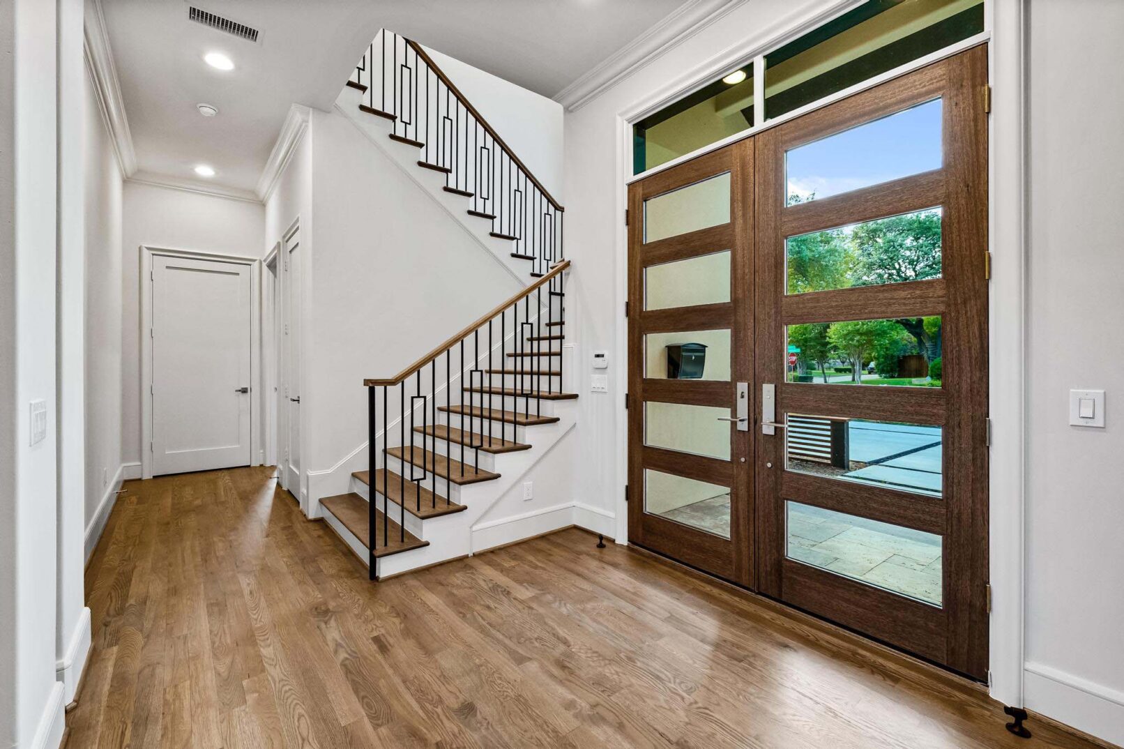 Desco Fine Homes is a high performance custom home builder in North Texas. We build custom homes in Dallas, Plano, Preston Hollow, Lakewood, M-Streets.