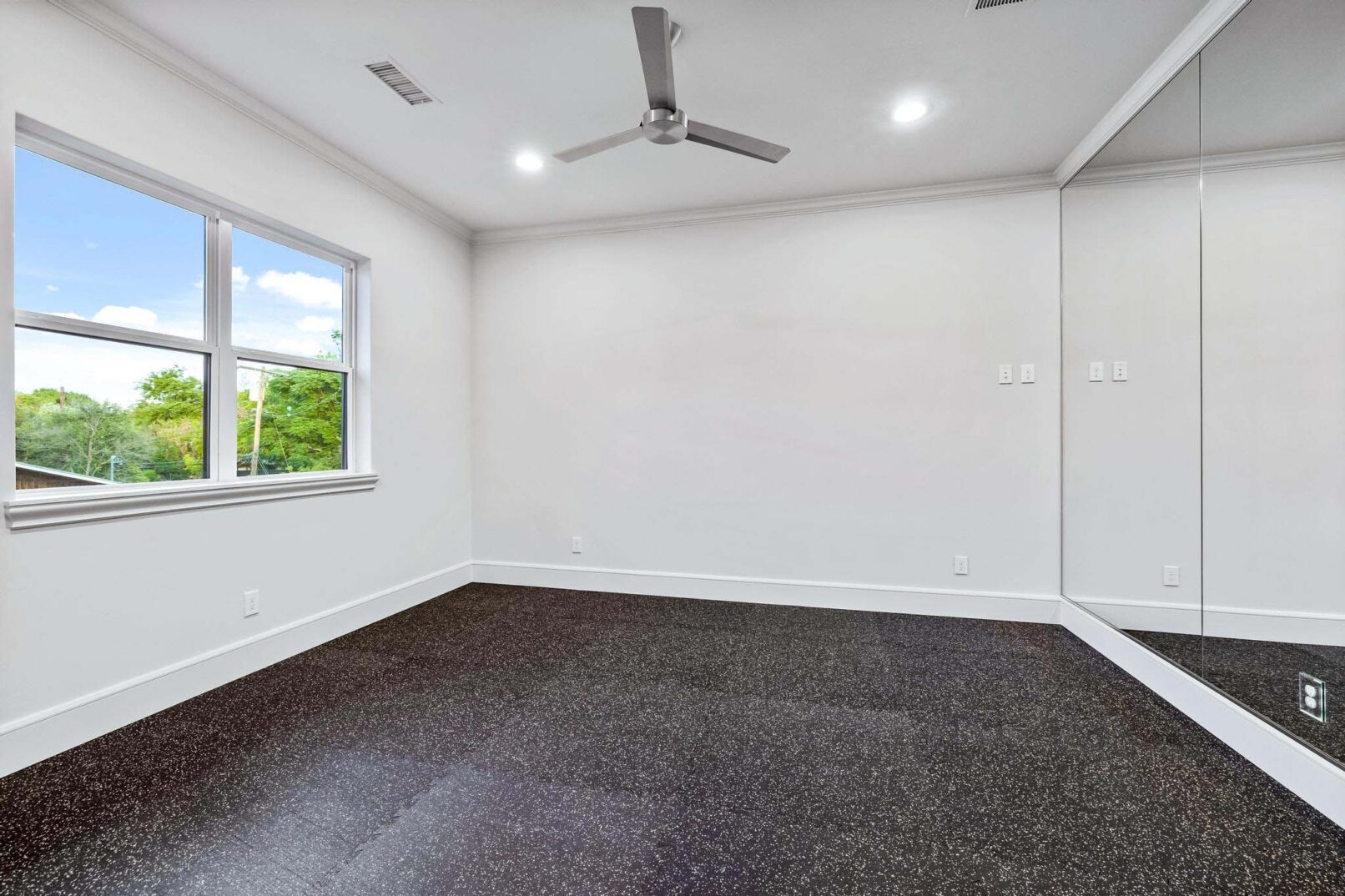 Desco Fine Homes is a high performance custom home builder in North Texas. We build custom homes in Dallas, Plano, Preston Hollow, Lakewood, M-Streets.