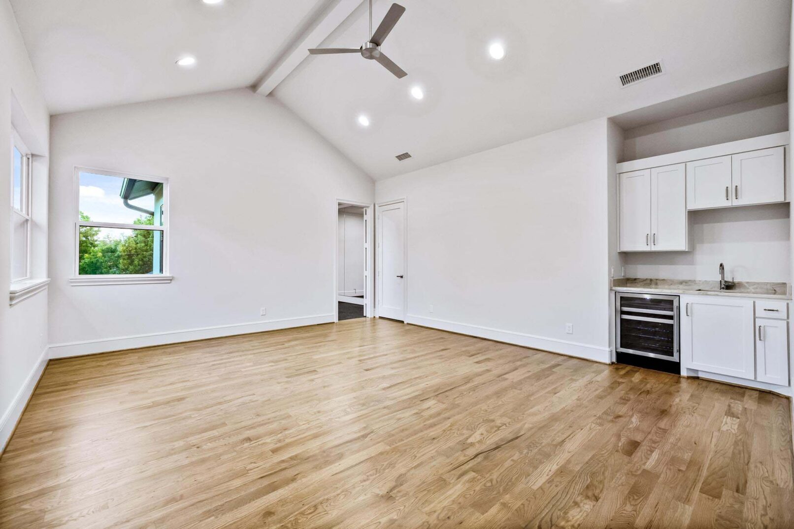 Desco Fine Homes is a high performance custom home builder in North Texas. We build custom homes in Dallas, Plano, Preston Hollow, Lakewood, M-Streets.