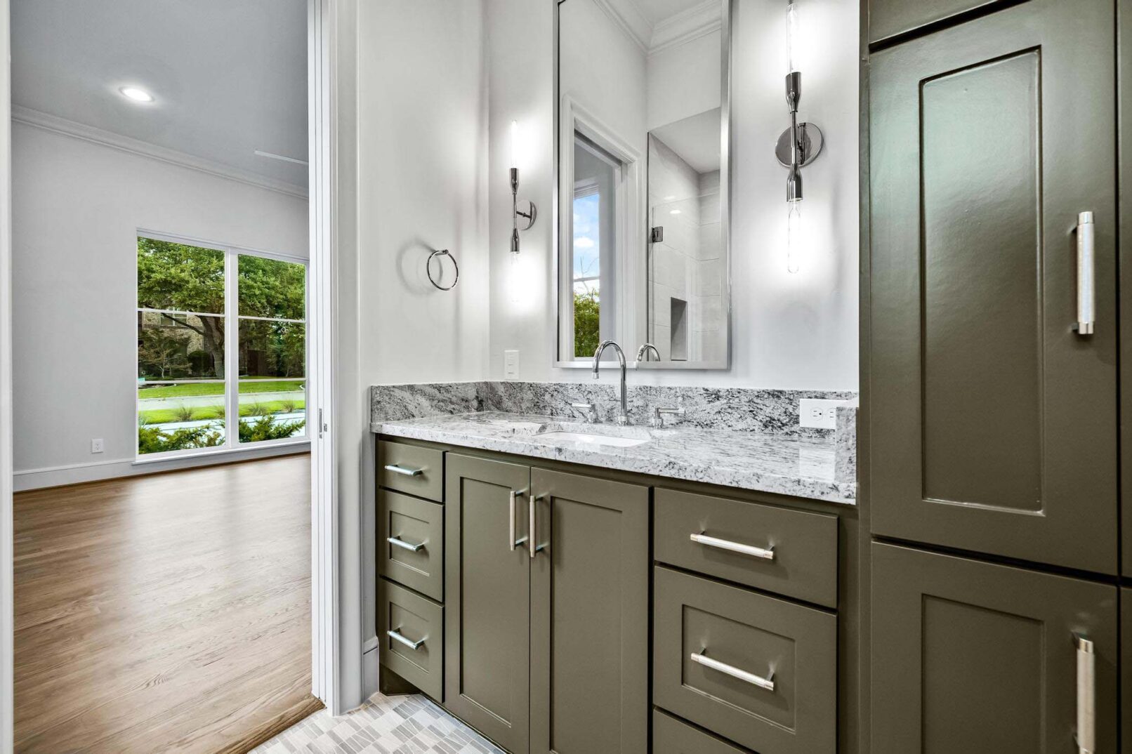 Desco Fine Homes is a high performance custom home builder in North Texas. We build custom homes in Dallas, Plano, Preston Hollow, Lakewood, M-Streets.