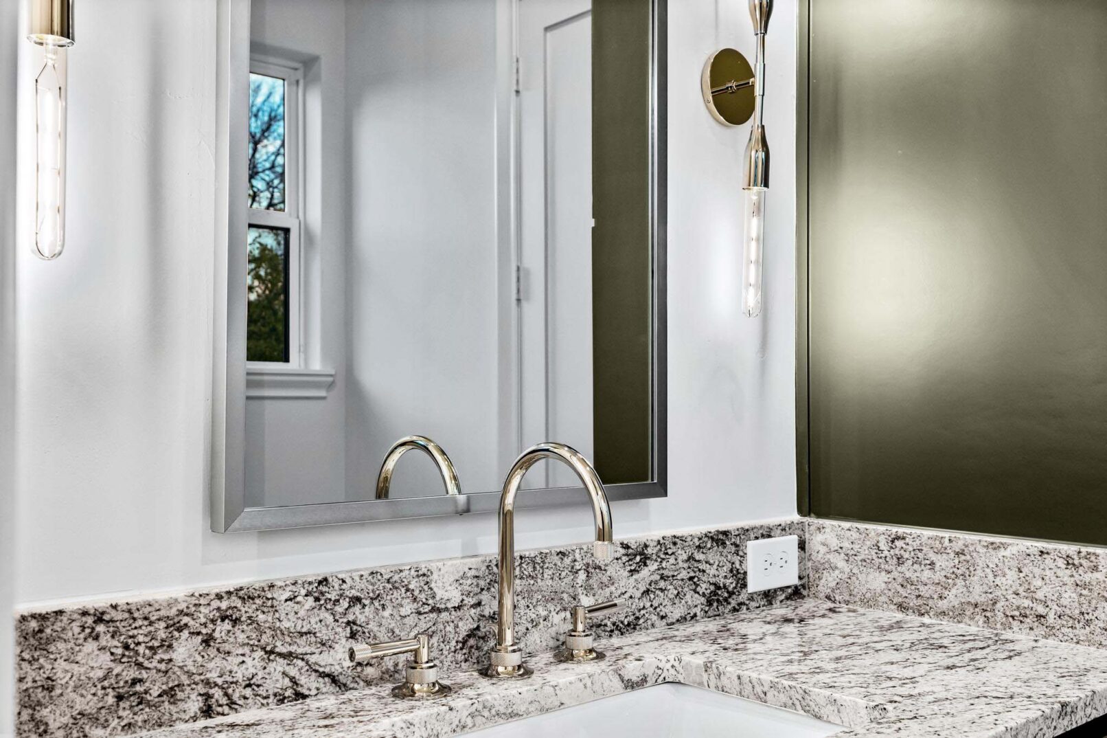 Desco Fine Homes is a high performance custom home builder in North Texas. We build custom homes in Dallas, Plano, Preston Hollow, Lakewood, M-Streets.