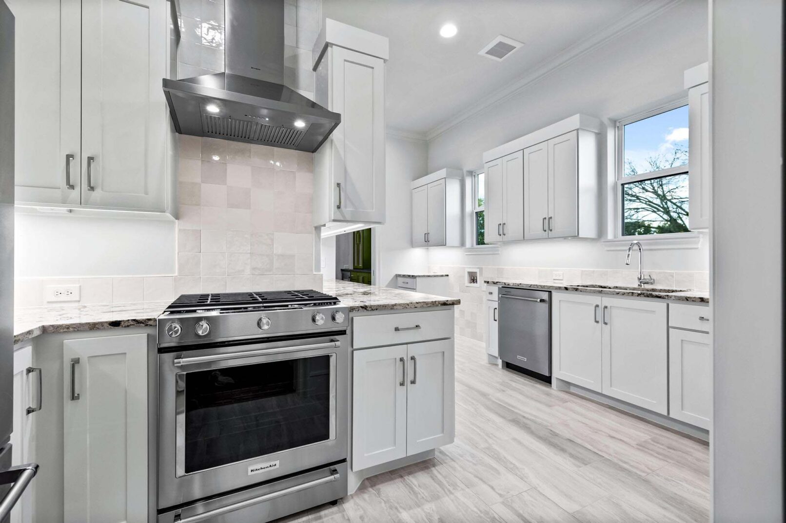 Desco Fine Homes is a high performance custom home builder in North Texas. We build custom homes in Dallas, Plano, Preston Hollow, Lakewood, M-Streets.