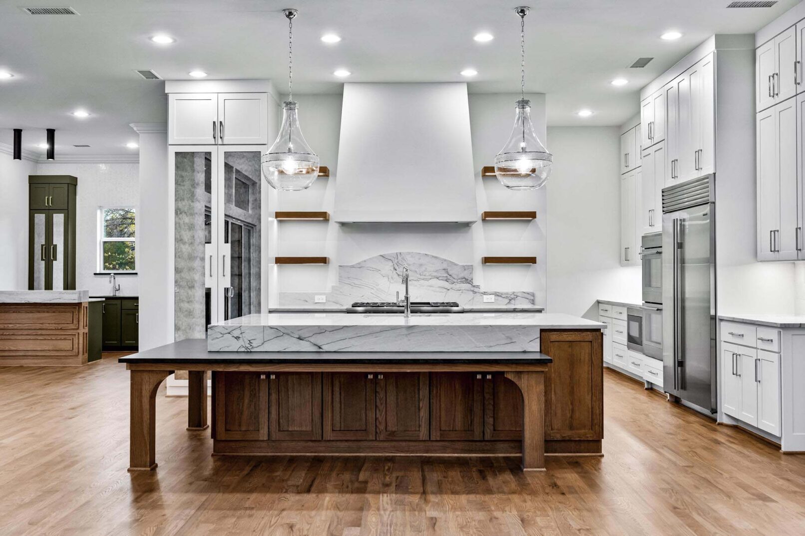 Desco Fine Homes is a high performance custom home builder in North Texas. We build custom homes in Dallas, Plano, Preston Hollow, Lakewood, M-Streets.