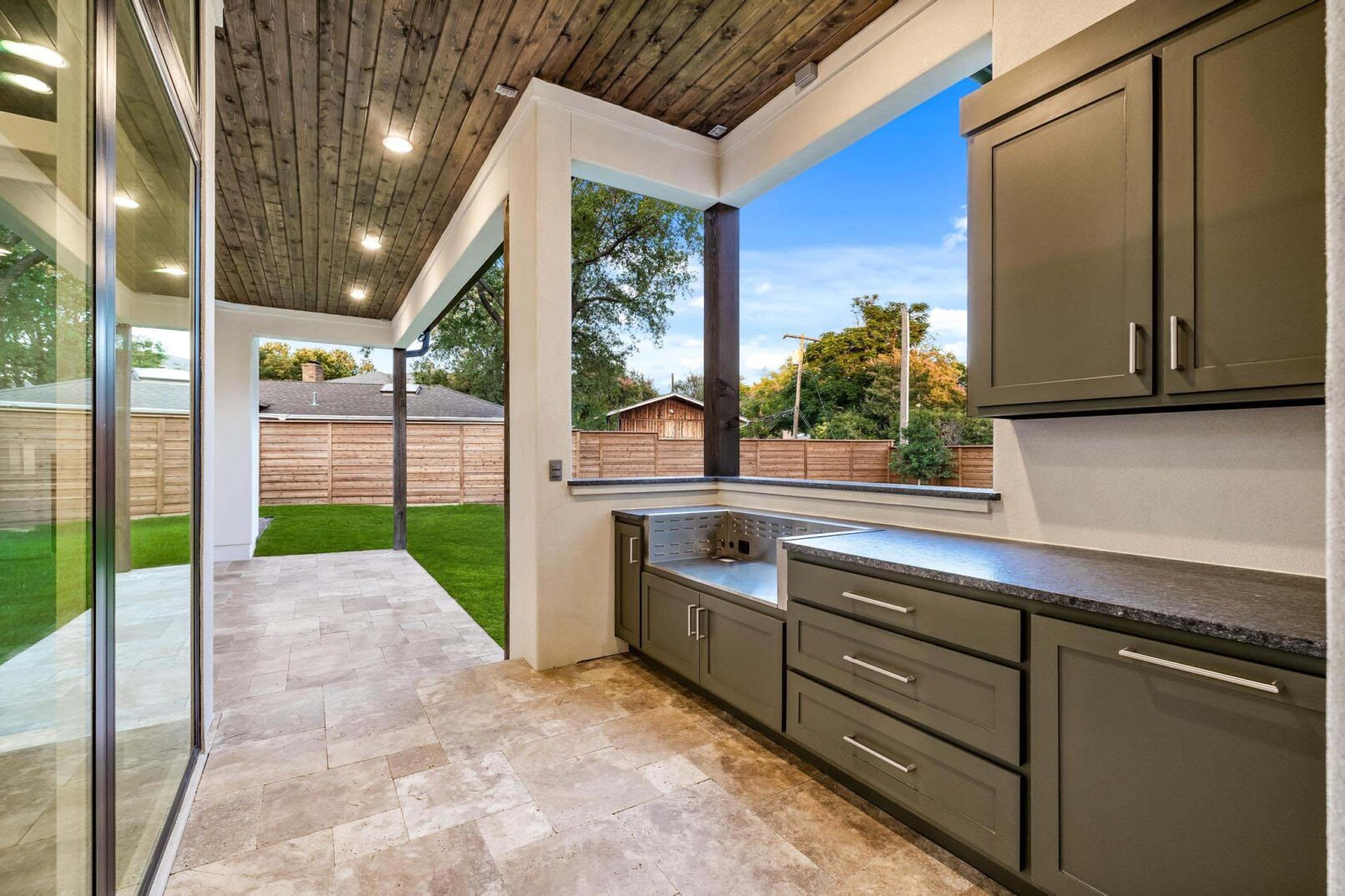 Desco Fine Homes is a high performance custom home builder in North Texas. We build custom homes in Dallas, Plano, Preston Hollow, Lakewood, M-Streets.