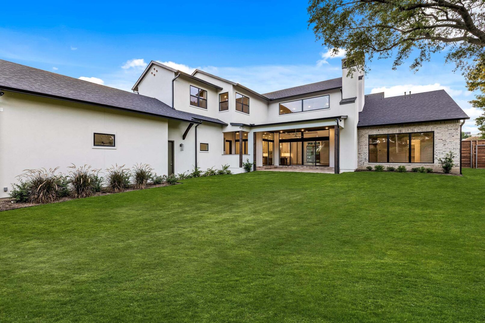 Desco Fine Homes is a high performance custom home builder in North Texas. We build custom homes in Dallas, Plano, Preston Hollow, Lakewood, M-Streets.