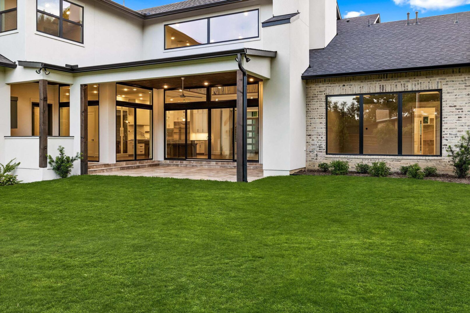 Desco Fine Homes is a high performance custom home builder in North Texas. We build custom homes in Dallas, Plano, Preston Hollow, Lakewood, M-Streets.