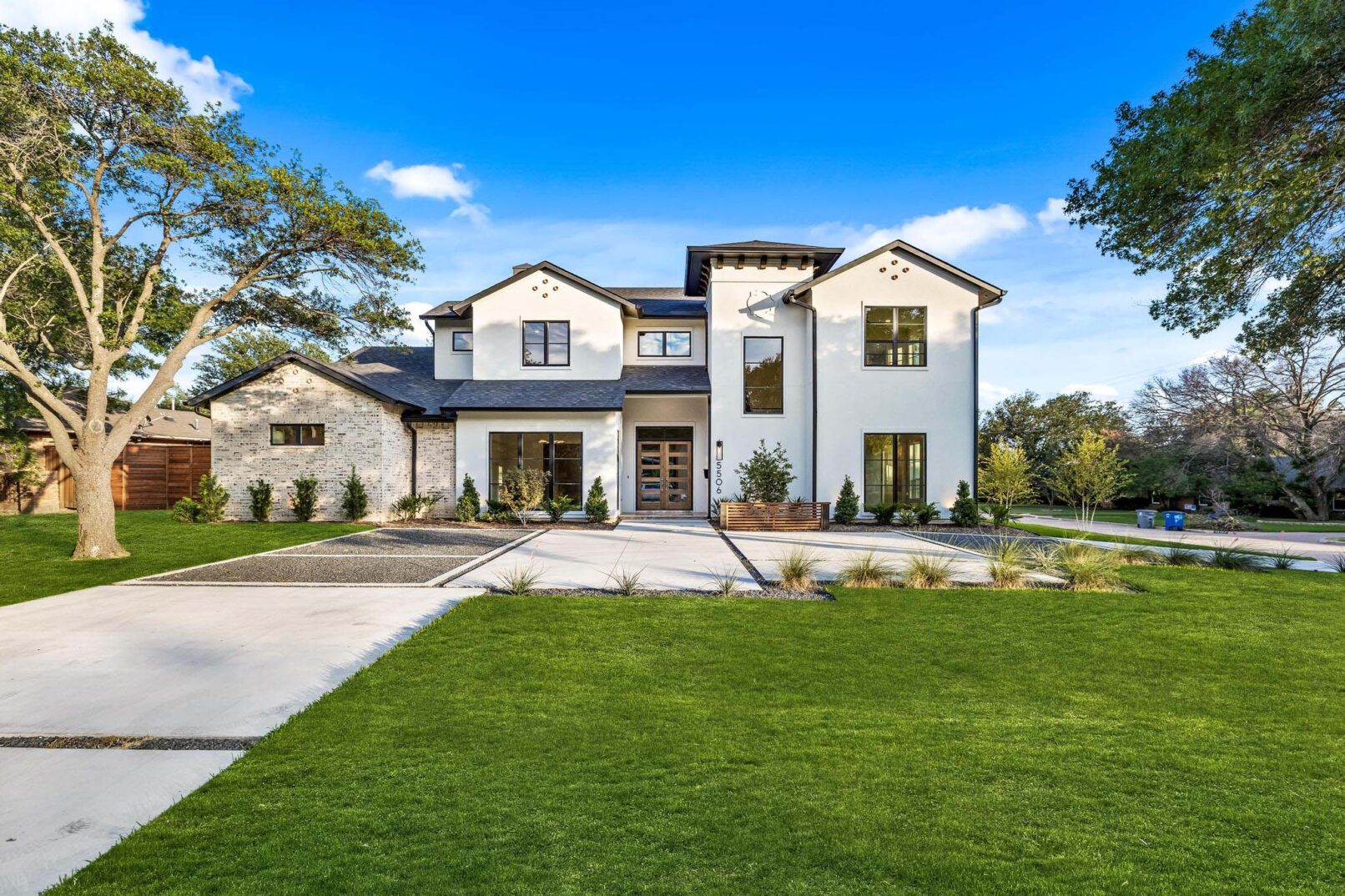 Desco Fine Homes is a high performance custom home builder in North Texas. We build custom homes in Dallas, Plano, Preston Hollow, Lakewood, M-Streets.