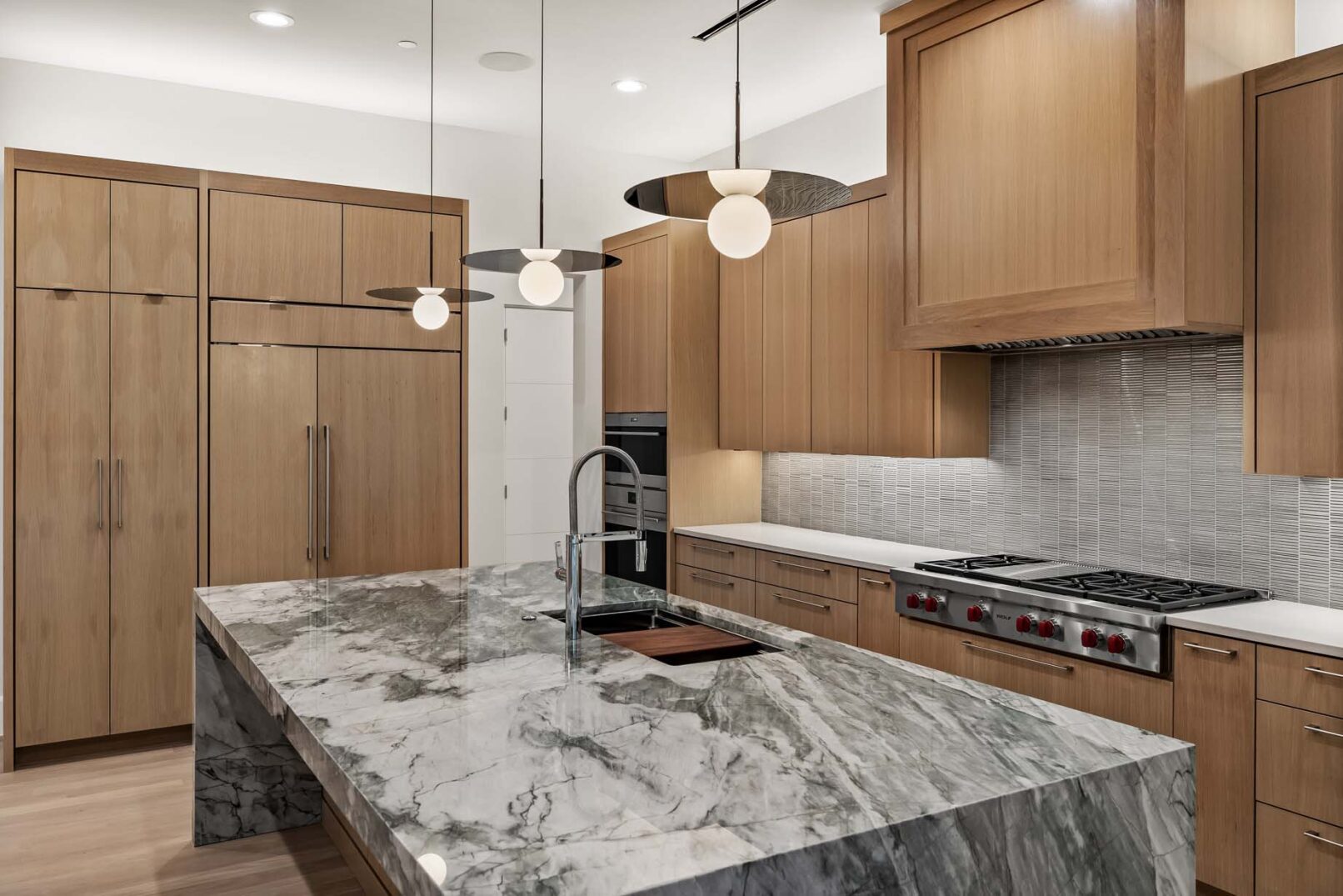 Desco Fine Homes is a high performance custom home builder in North Texas. We build custom homes in Dallas, Preston Hollow.