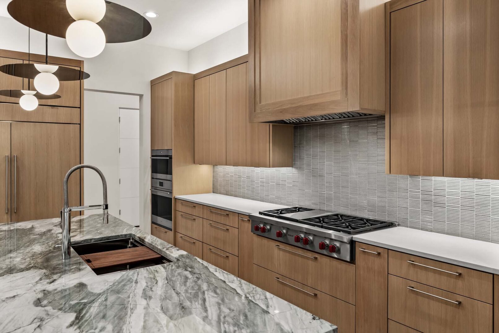 Desco Fine Homes is a high performance custom home builder in North Texas. We build custom homes in Dallas, Preston Hollow.