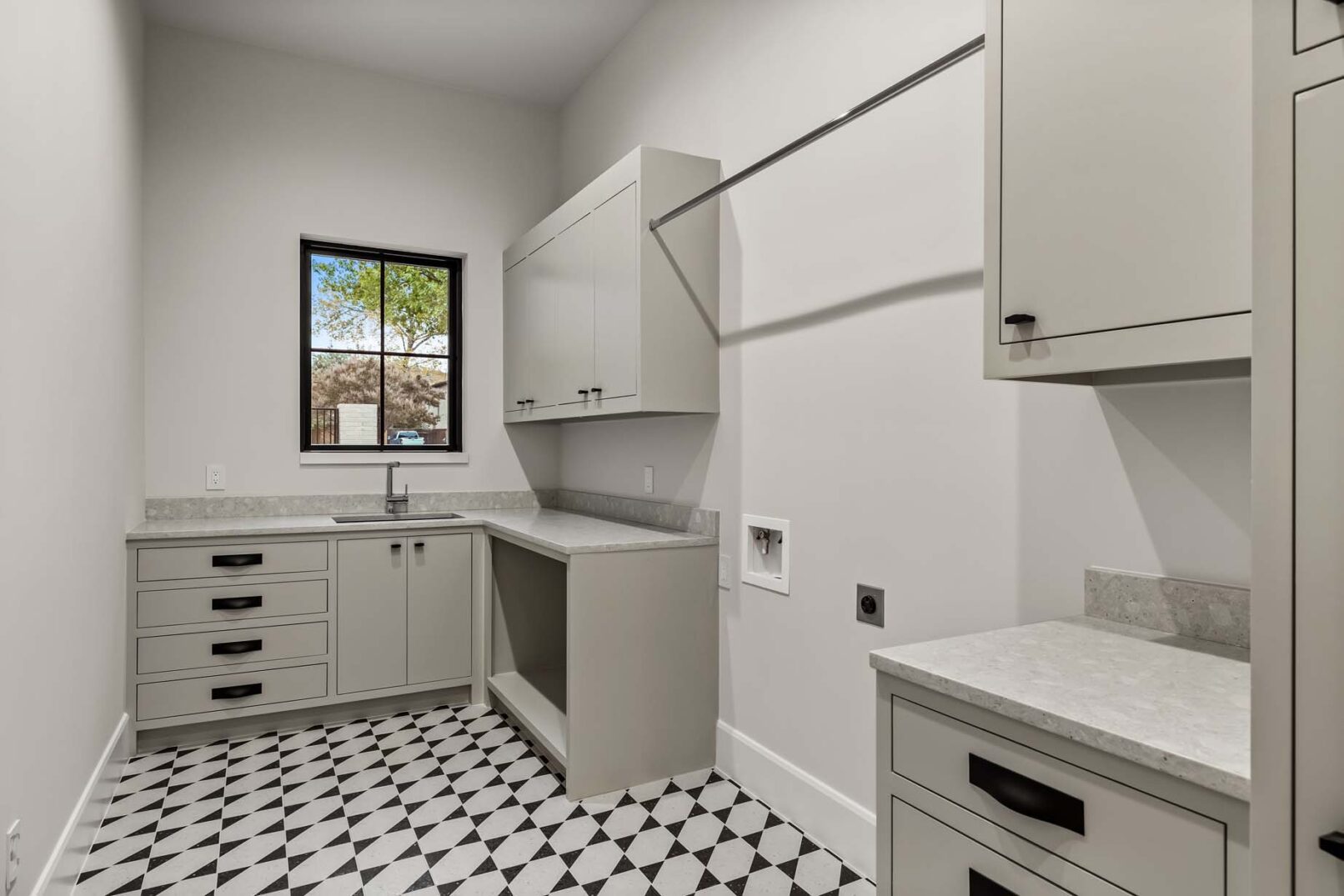 Desco Fine Homes is a high performance custom home builder in North Texas. We build custom homes in Dallas, Preston Hollow.