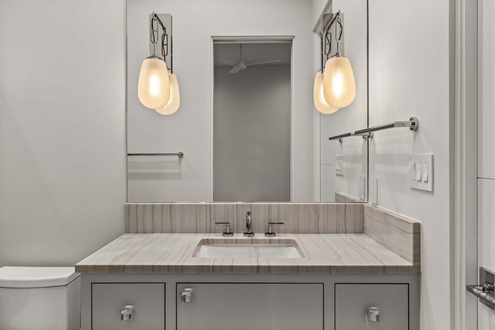 Desco Fine Homes is a high performance custom home builder in North Texas. We build custom homes in Dallas, Preston Hollow.