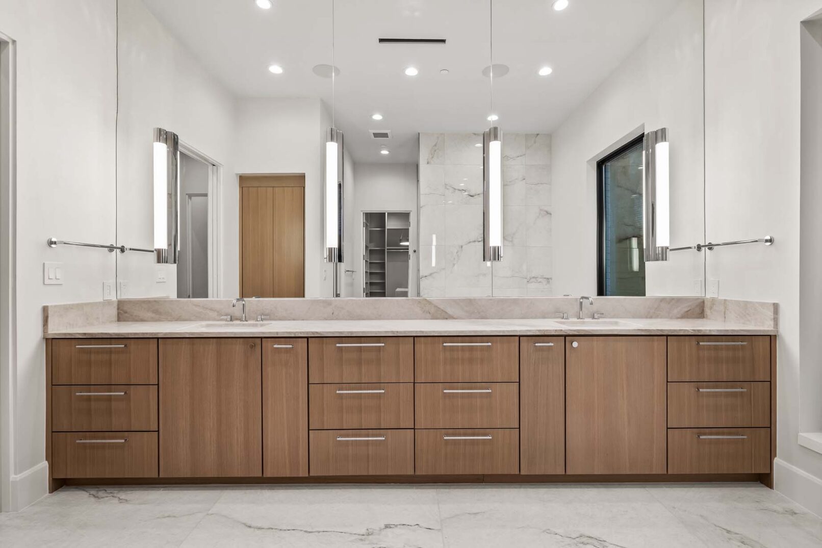 Desco Fine Homes is a high performance custom home builder in North Texas. We build custom homes in Dallas, Preston Hollow.