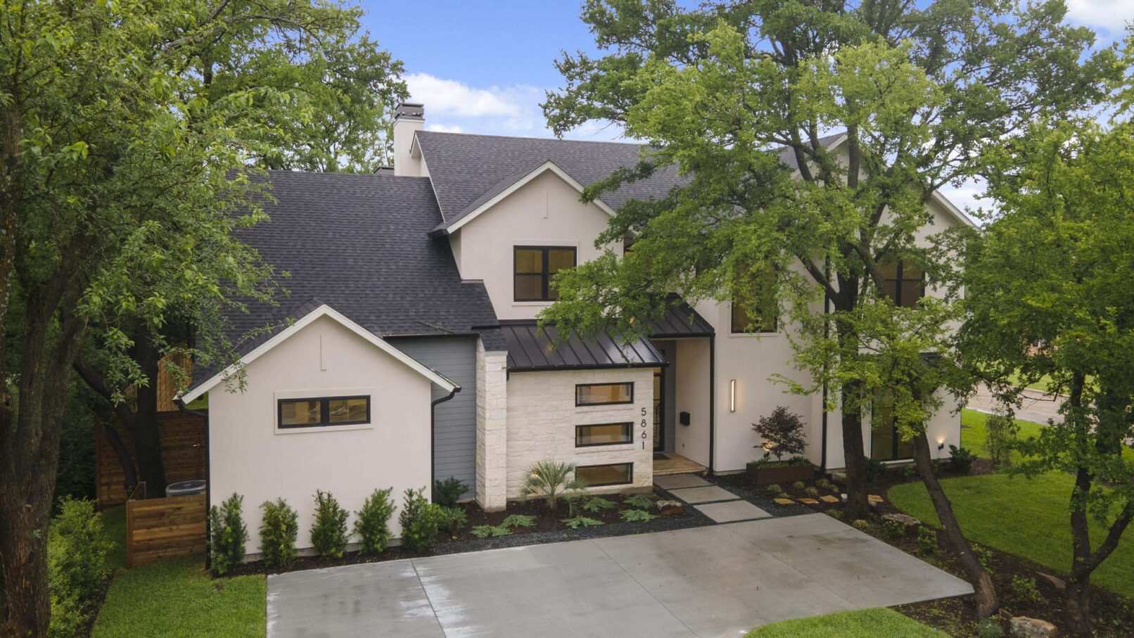 Desco Fine Homes is a high performance custom home builder in North Texas. We build custom homes in Dallas, Preston Hollow.