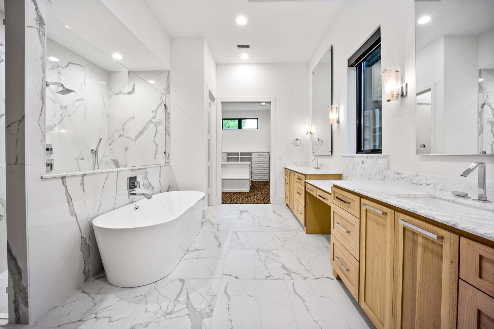 Desco Fine Homes is a high performance custom home builder in North Texas. We build custom homes in Dallas, Preston Hollow.