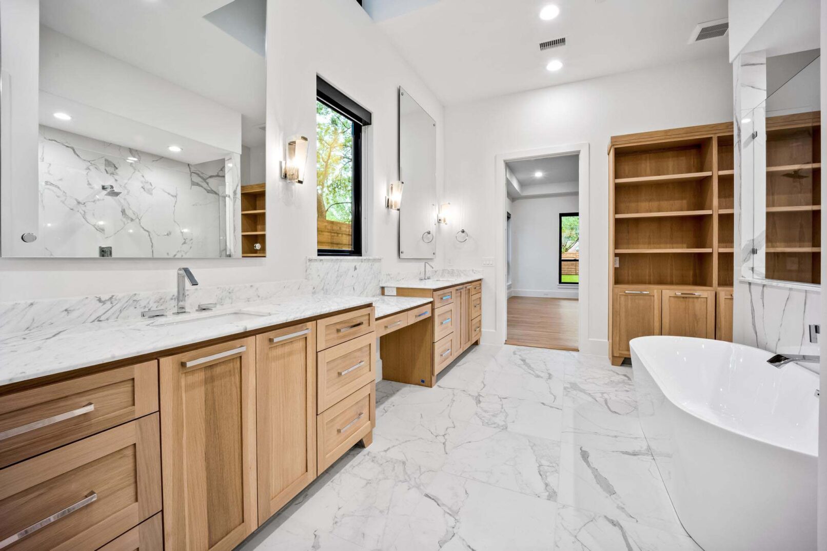 Desco Fine Homes is a high performance custom home builder in North Texas. We build custom homes in Dallas, Preston Hollow.