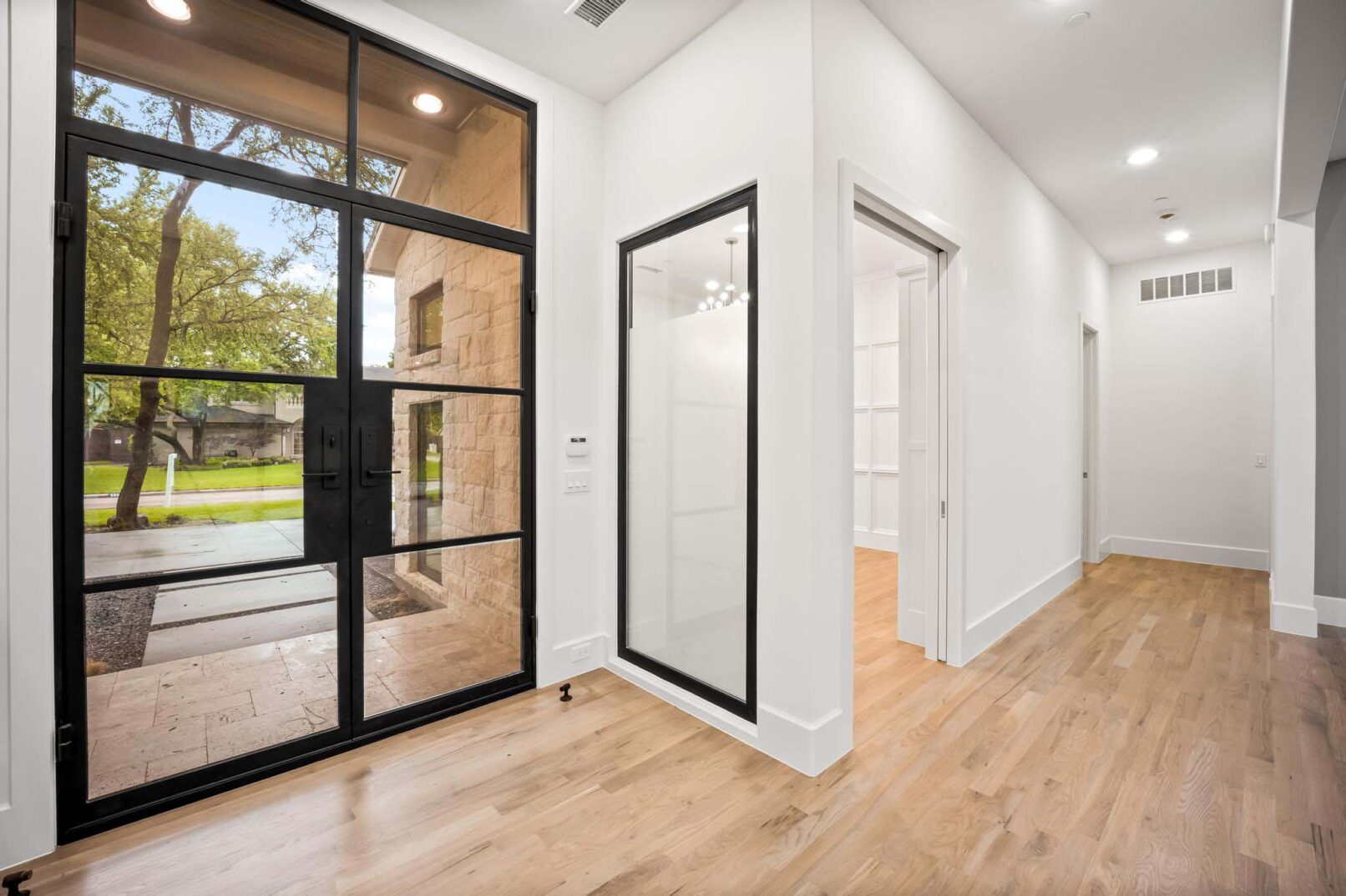 Desco Fine Homes is a high performance custom home builder in North Texas. We build custom homes in Dallas, Preston Hollow.