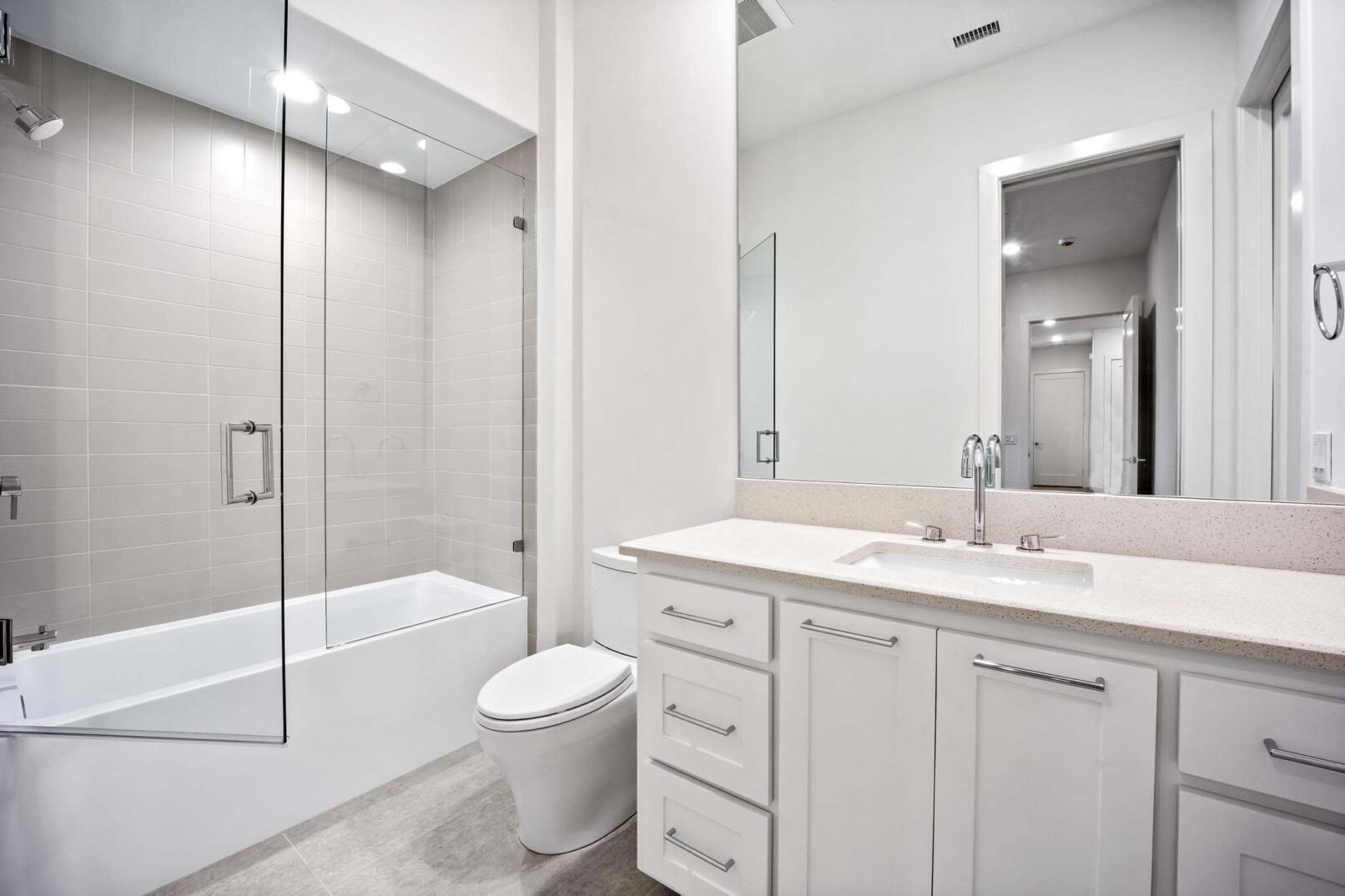 Desco Fine Homes is a high performance custom home builder in North Texas. We build custom homes in Dallas, Preston Hollow.