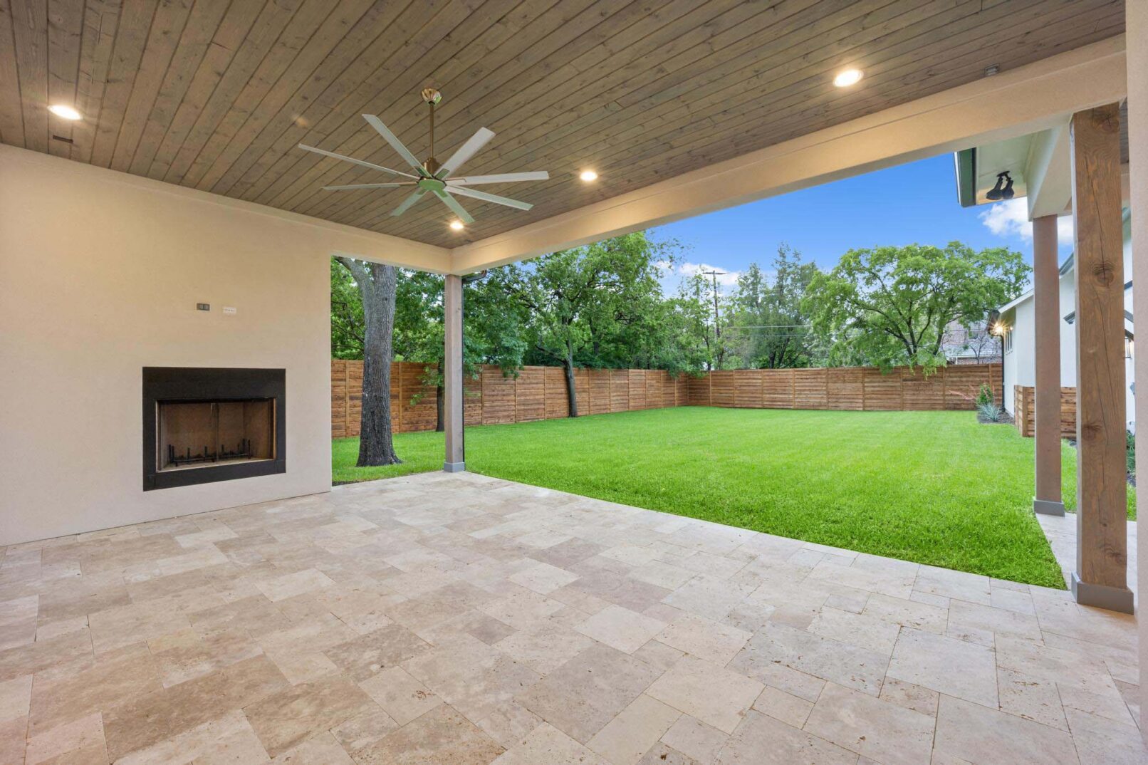 Desco Fine Homes is a high performance custom home builder in North Texas. We build custom homes in Dallas, Preston Hollow.