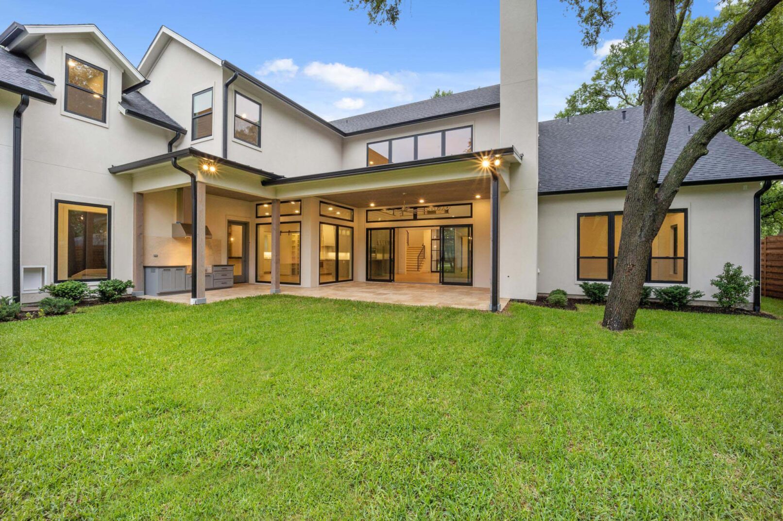 Desco Fine Homes is a high performance custom home builder in North Texas. We build custom homes in Dallas, Preston Hollow.