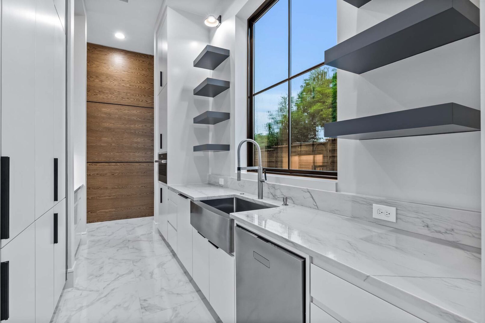 Desco Fine Homes is a high performance custom home builder in North Texas. We build custom homes in Dallas, Plano, Preston Hollow, Lakewood, M-Streets.