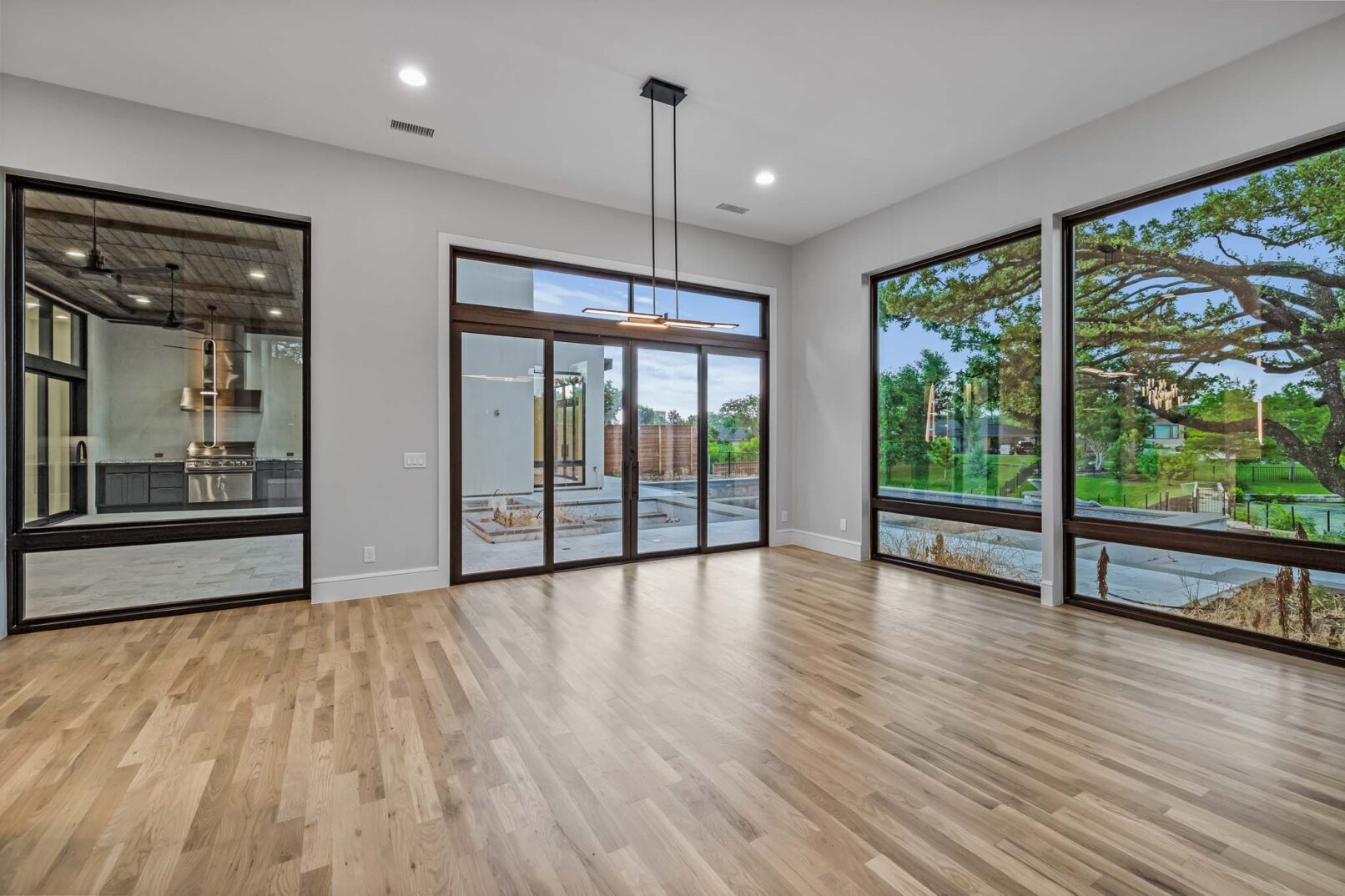 Desco Fine Homes is a high performance custom home builder in North Texas. We build custom homes in Dallas, Plano, Preston Hollow, Lakewood, M-Streets.