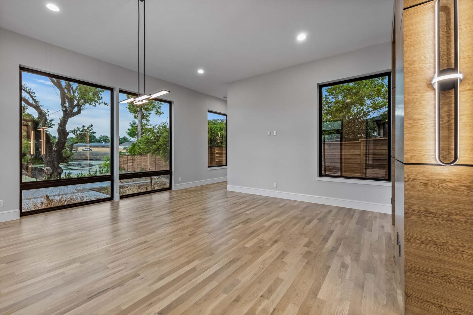 Desco Fine Homes is a high performance custom home builder in North Texas. We build custom homes in Dallas, Plano, Preston Hollow, Lakewood, M-Streets.