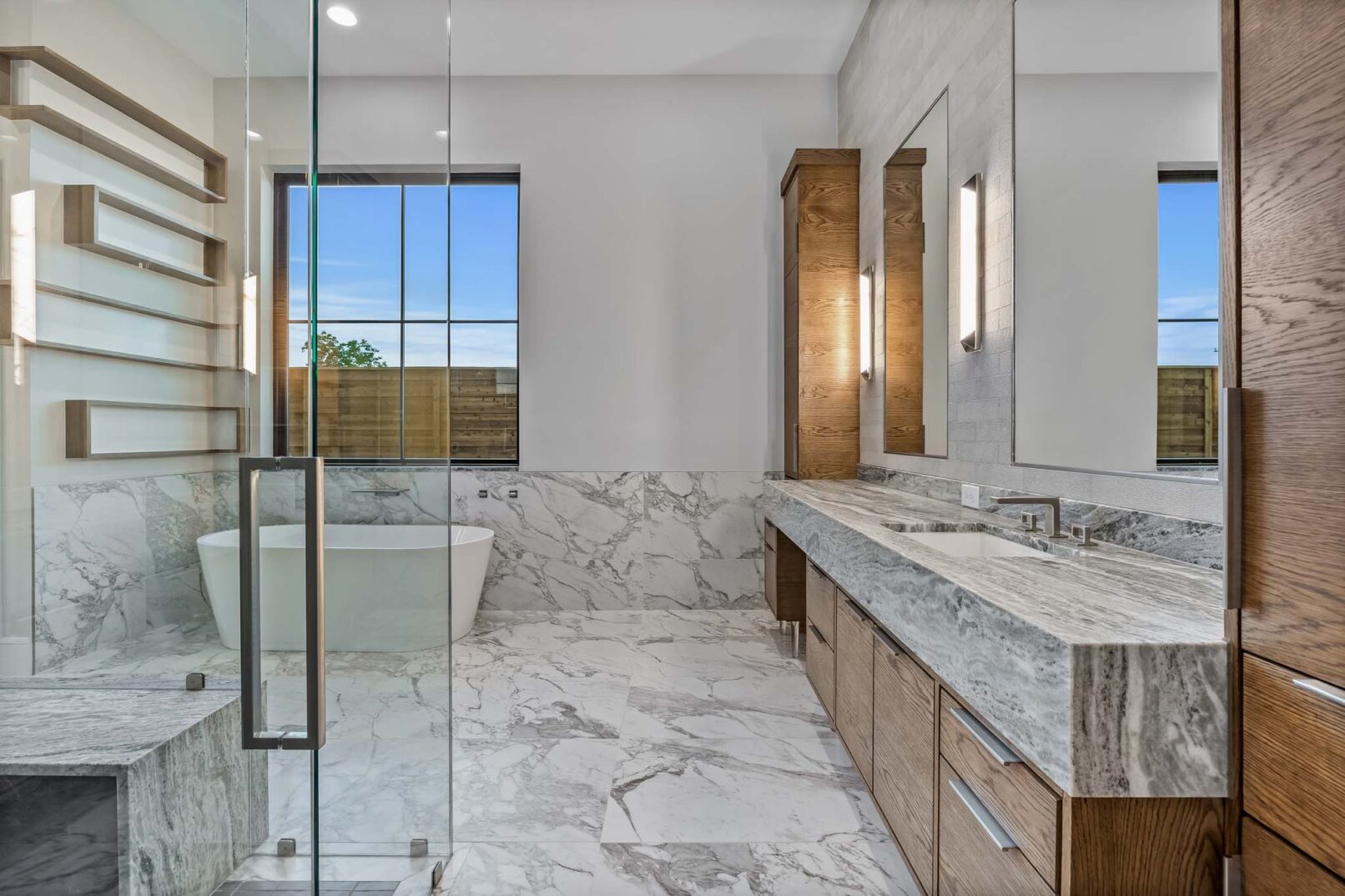 Desco Fine Homes is a high performance custom home builder in North Texas. We build custom homes in Dallas, Plano, Preston Hollow, Lakewood, M-Streets.