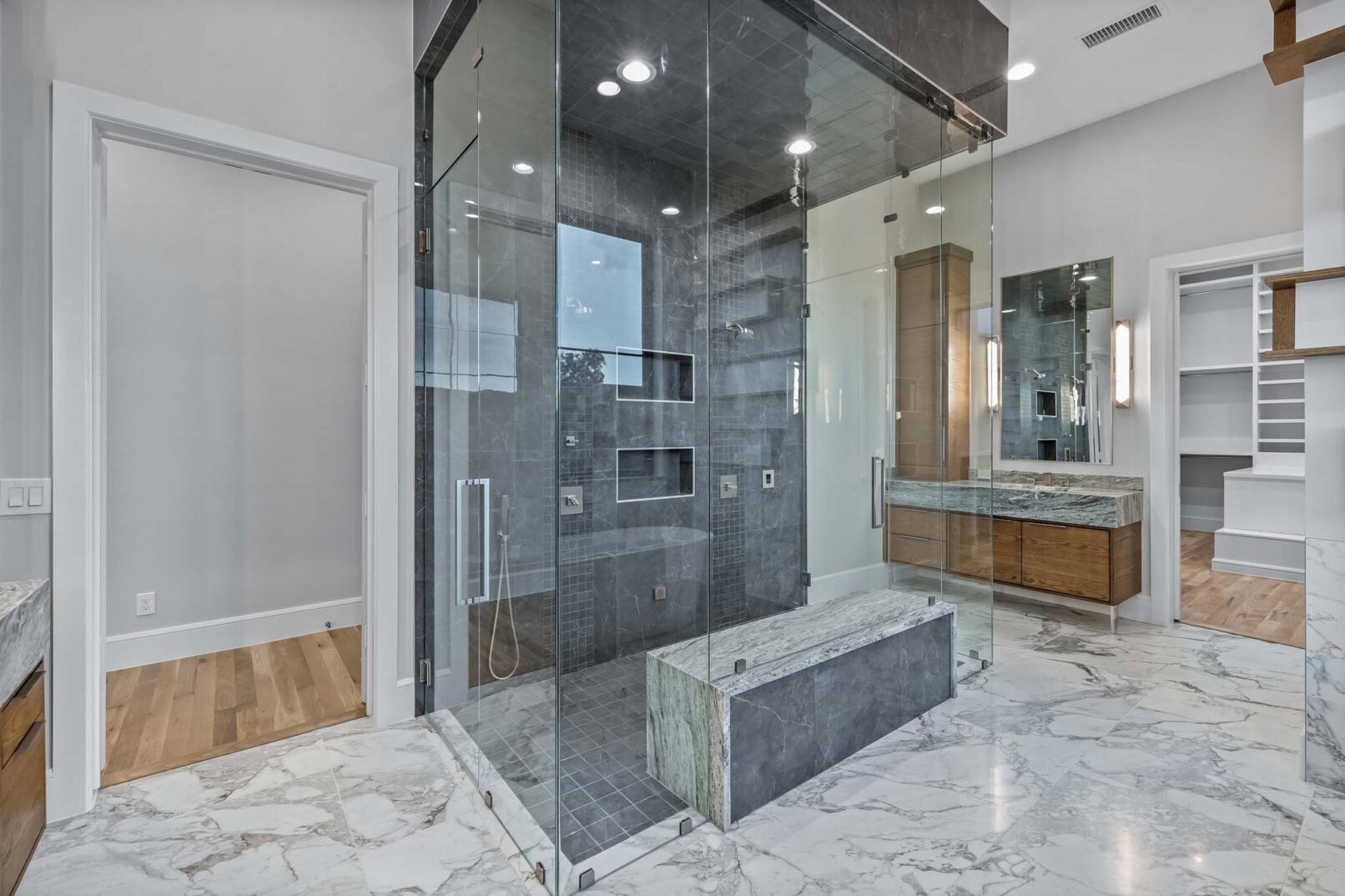 Desco Fine Homes is a high performance custom home builder in North Texas. We build custom homes in Dallas, Plano, Preston Hollow, Lakewood, M-Streets.