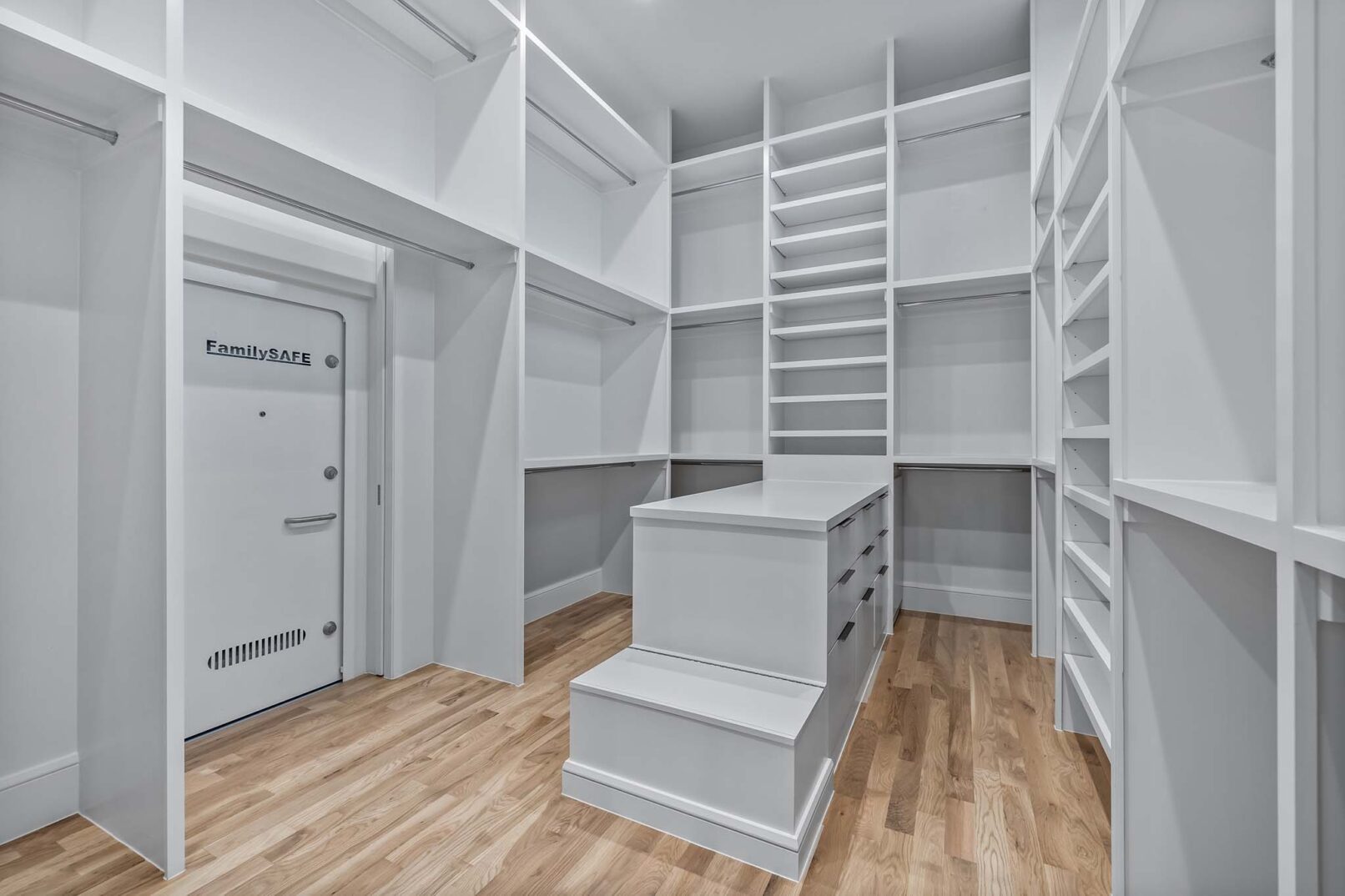 Desco Fine Homes is a high performance custom home builder in North Texas. We build custom homes in Dallas, Plano, Preston Hollow, Lakewood, M-Streets.